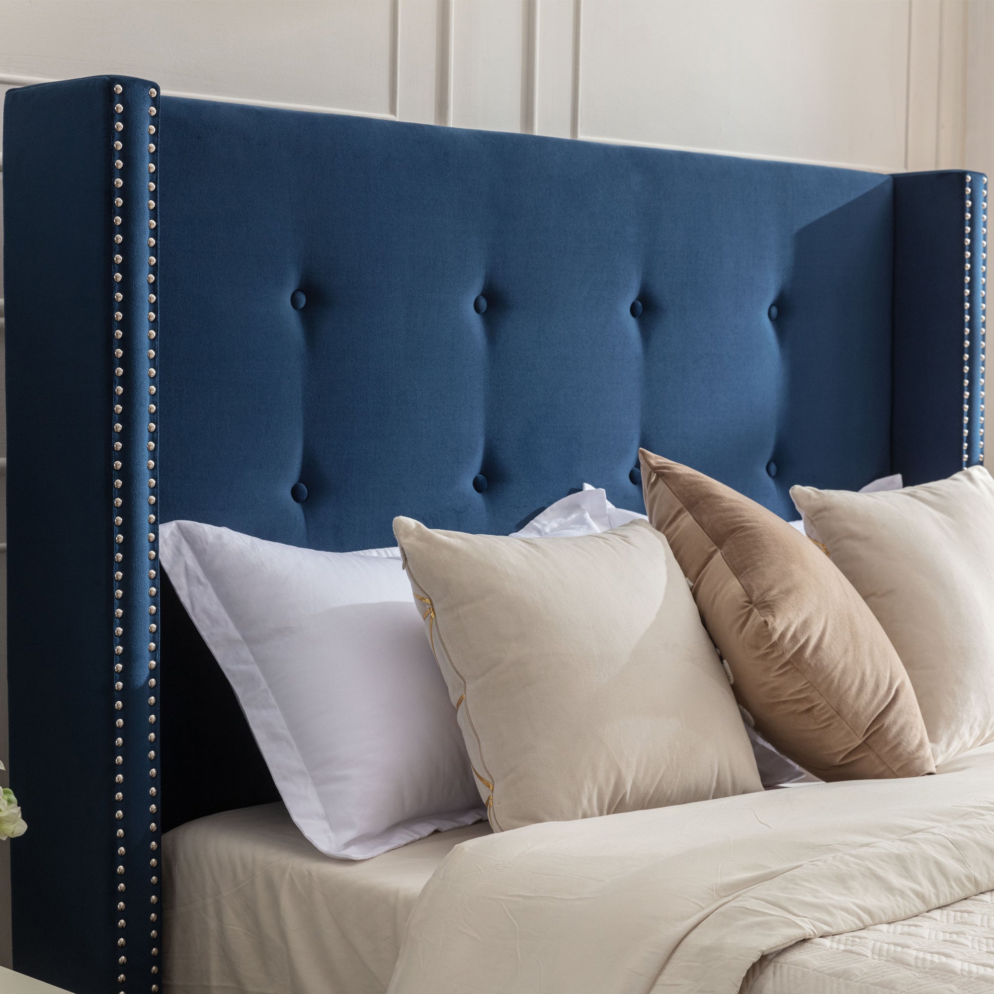 25573330