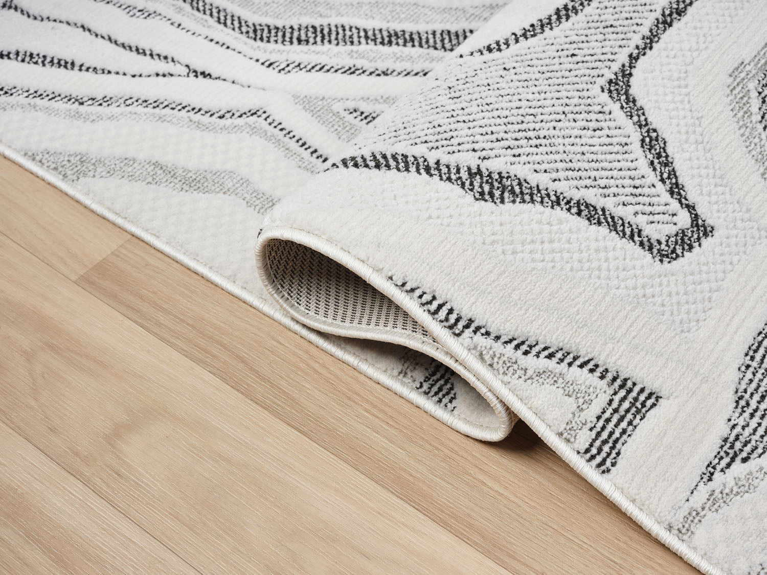 Rubix 893 Asteroid 5x7 Area Rug, view 3